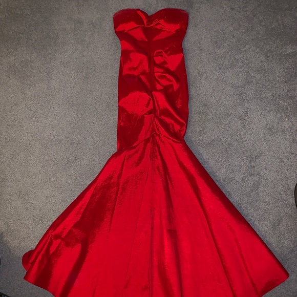 red strapless mermaid dress
